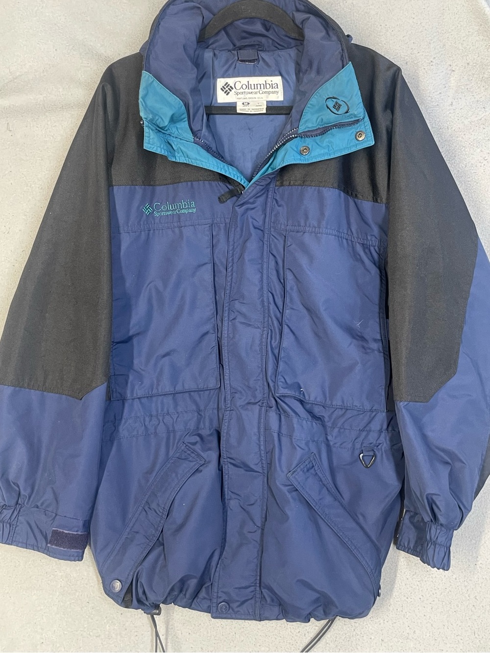 90’s Columbia Men's Navy Blue Windbreaker Jacket with Teal Accents